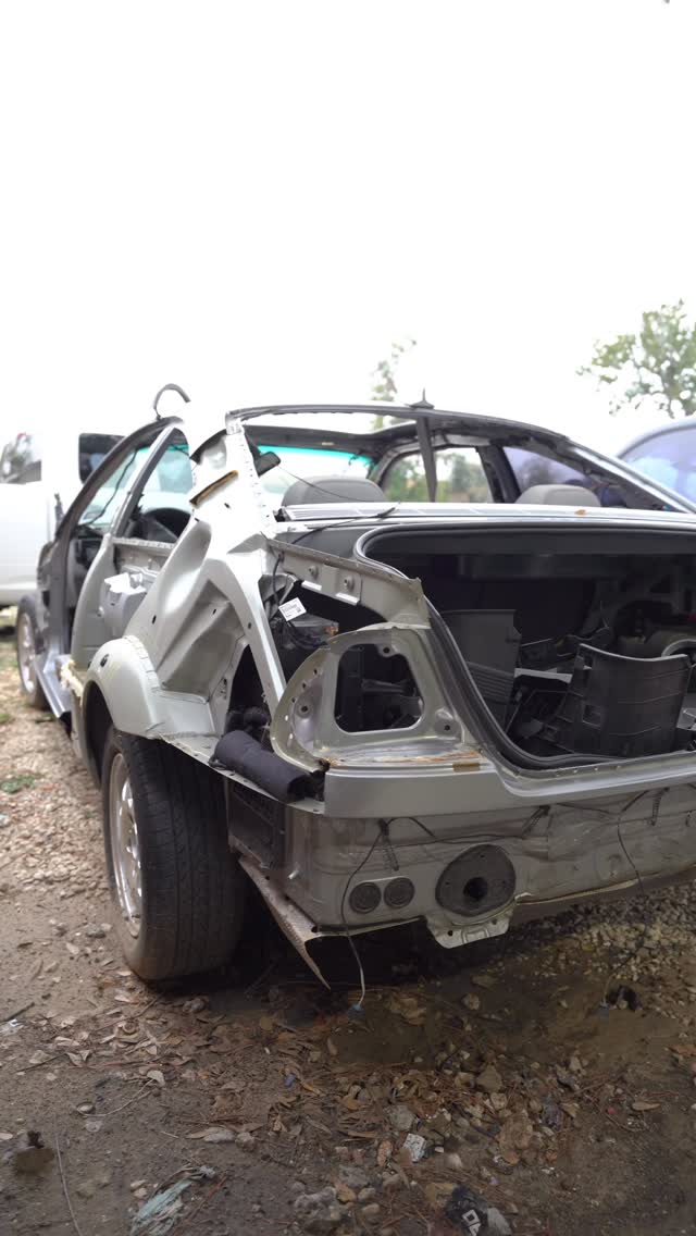 Your car deserves expert care.
At JJ Autobody, we treat ever