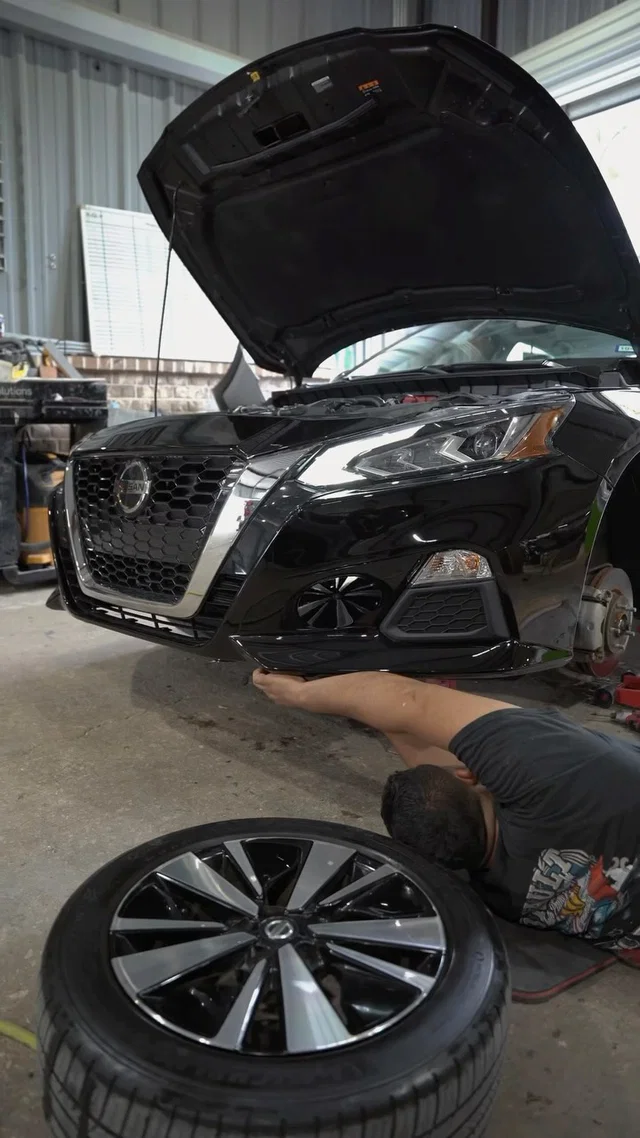 Work in progress 🔧🚙👀
#staytuned #jjautobodyhouston