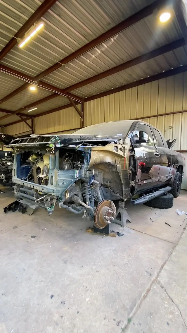 This week’s project 💪🏽🔧🚙 stay tuned #houston #jjautobody #tre